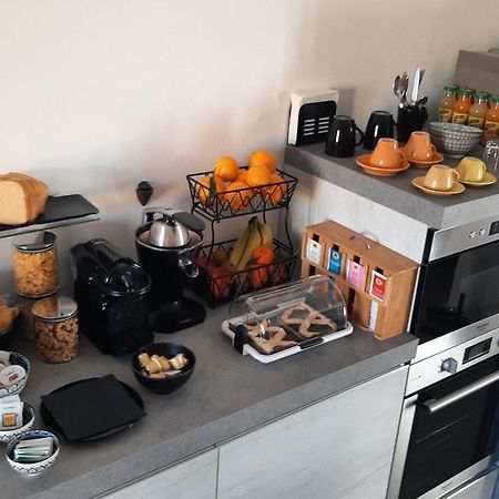 Casa Rosy - Stanza Privata Con Bagno Esclusivo E Parcheggio Gratuito Apartment Порто Торес Екстериор снимка