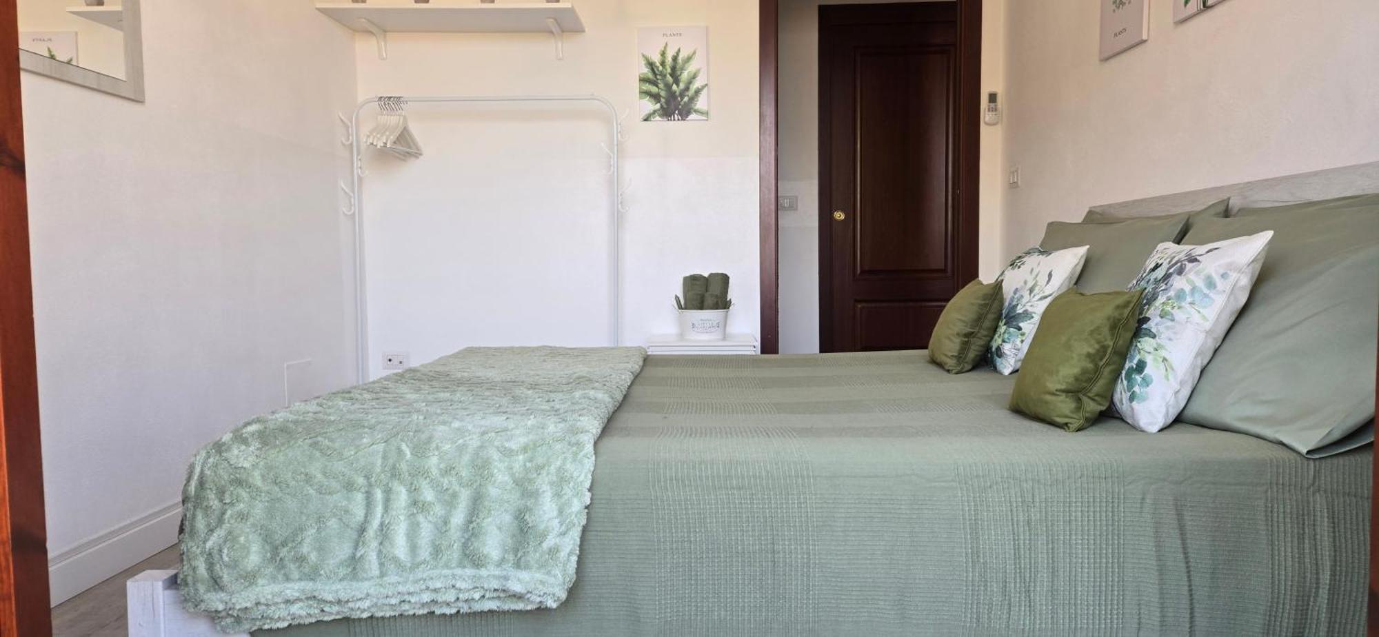Casa Rosy - Stanza Privata Con Bagno Esclusivo E Parcheggio Gratuito Apartment Порто Торес Екстериор снимка